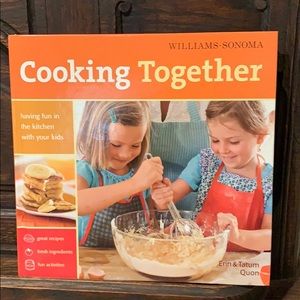 Williams-Sonoma Kids Working Together Cookbook